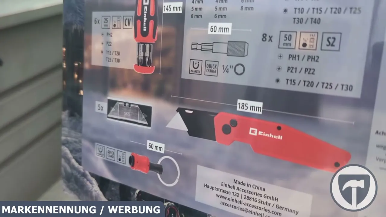 Zu den enthaltenen Werkzeugen zählen unter anderem ein Ratschen-Schrauber mit Bitmagazin und ein Klappmesser mit Ersatzklingen.