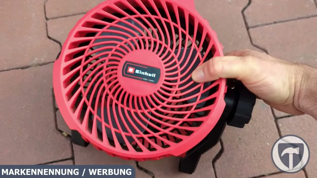 Der Ventilatorkopf lässt sich um 360 Grad drehen, um den Luftstrom flexibel in jede Richtung zu lenken.