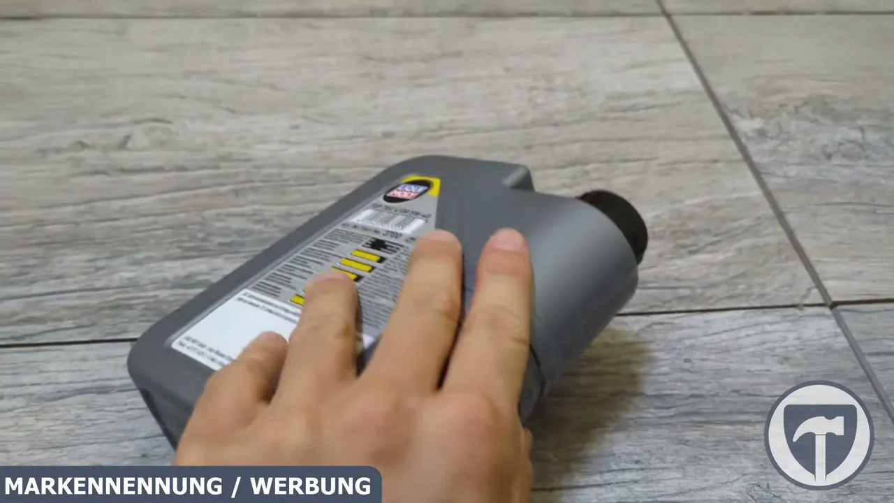 Die kompakte Flasche ist für den leichten Motorlauf konzipiert und eignet sich auch für Motoren mit Turbolader und Katalysator.
