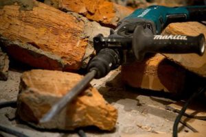 Bohrhammer verliert Öl, was tun?