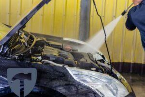 Kosten für eine Motorwäsche – Kosten & Preise 2024